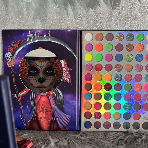 Make up - Picture 2 of 2